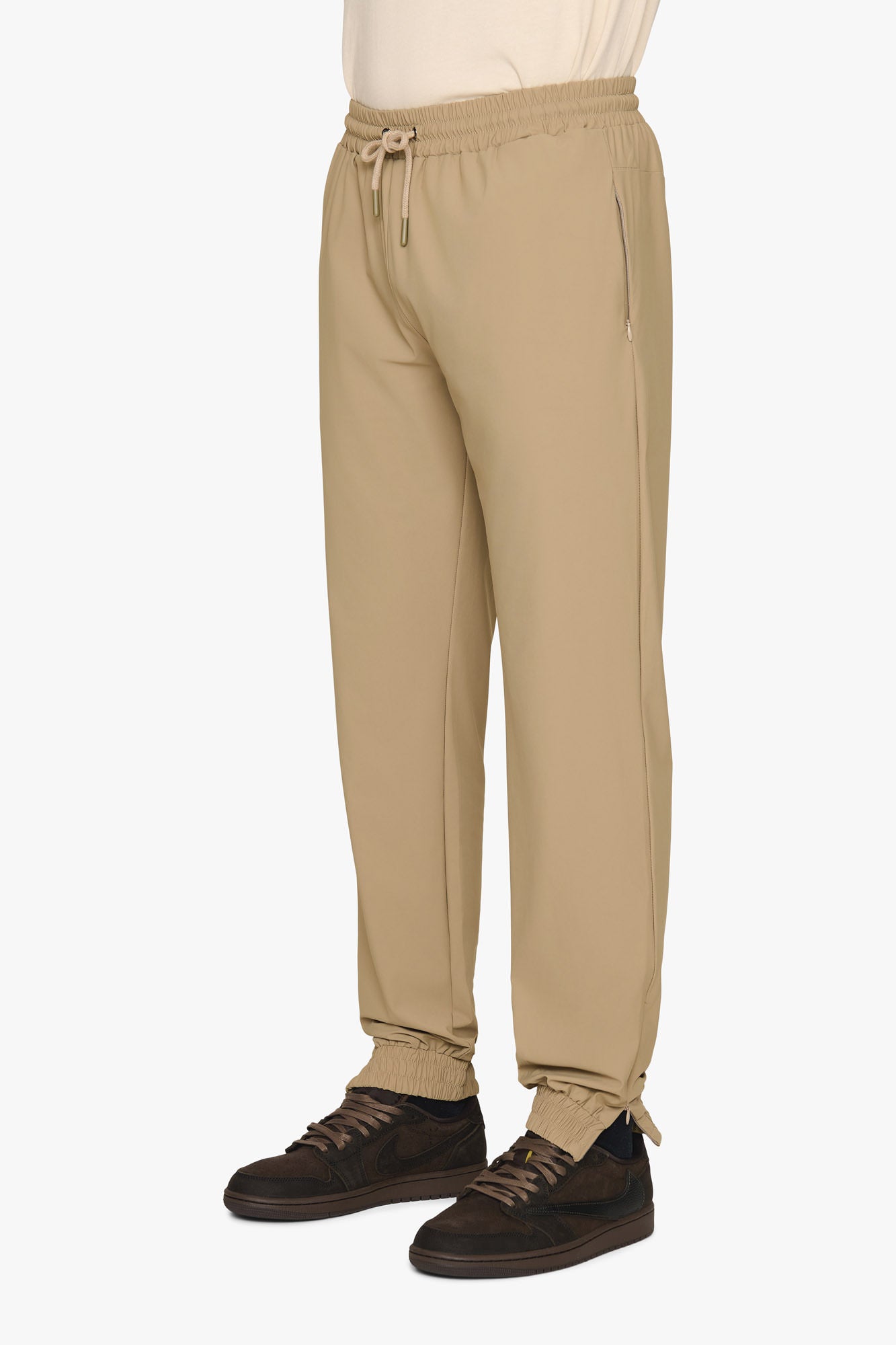 SAAKOUK Technical Trousers Tapered Khaki Brown